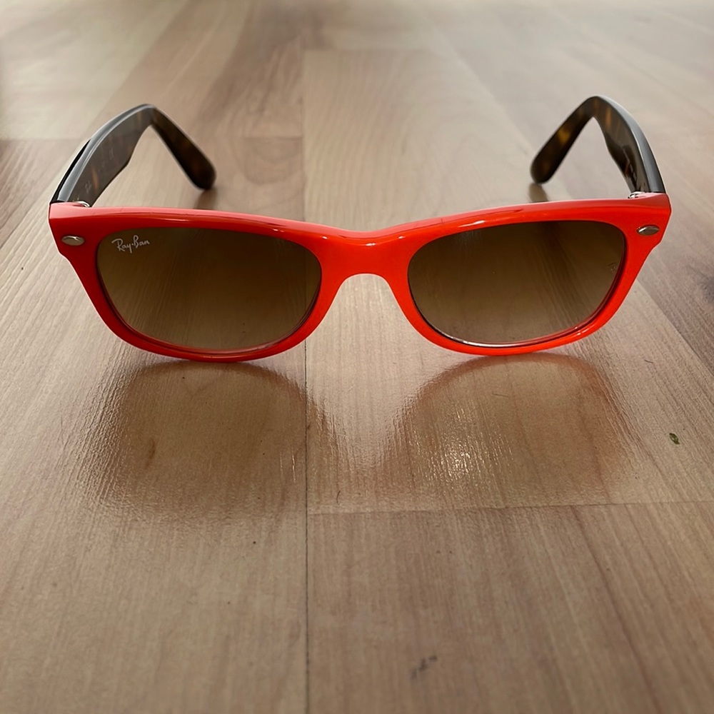 Ray-Ban wayfarer sunglasses